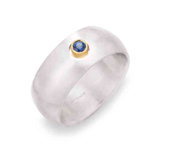 Wide Court Sapphire Ring Wide Court Sapphire Ring